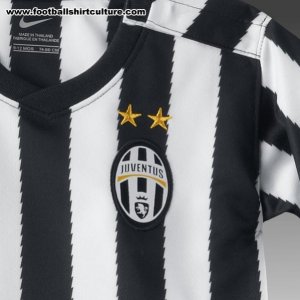 Juventus Home Shirt 10-11.jpg