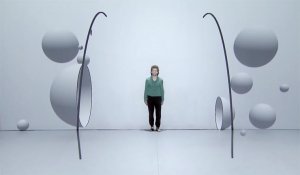 Levitation-projection-mapping-2.jpg