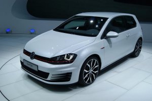 Volkswagen_Golf_7_GTI_005.jpg