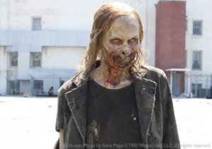 femme zombie.jpg