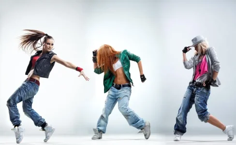 190647__dance-dancing-dancer-hip-hop-rnb-girls-girls-dancing-dancers-movement-posture-jeans_p.jpg