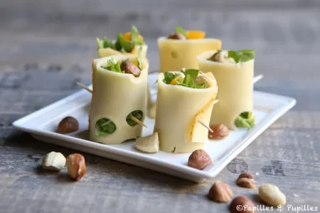 Makis-de-fromage-à-la-roquette-abricots-secs-et-petites-graines.jpg