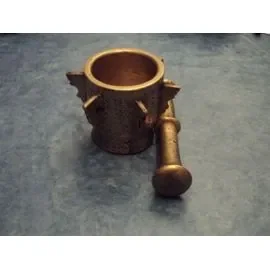 mortier-et-son-pilon-en-bronze-dore-903733147_ML.jpg
