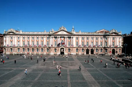 PCUMID031FS000A3_2_Capitole1.jpg