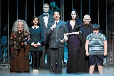 famille adams.jpg