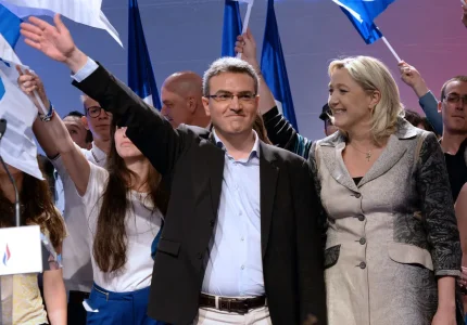 4797938_6_09dc_aymeric-chauprade-en-compagnie-de-la_0a6e982ff97b2d17c277c968f70bb5bd.jpg