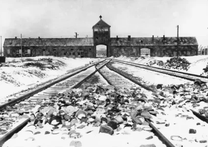 Auschwitz.jpg