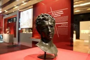 buste Juba II exposé au Mucem.jpg