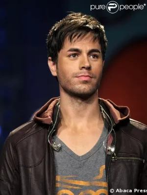 88883-enrique-iglesias-637x0-1.jpg