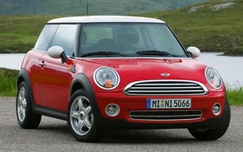 2008_Mini_Cooper_image_0_1472.jpg