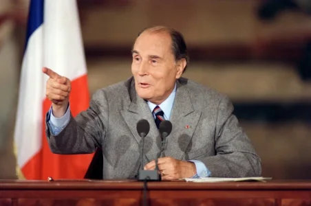mitterrand-conf-presse-oct1990_afp_eric_feferberg.jpg