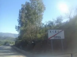 Désarabisation de plaques de signalisation____.jpg