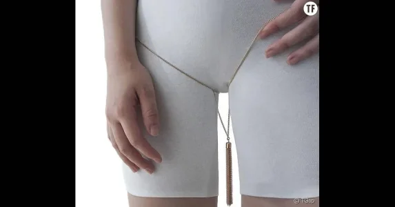 390697-tgap-une-fausse-ligne-de-bijoux-pour-de-990x0-4.jpg