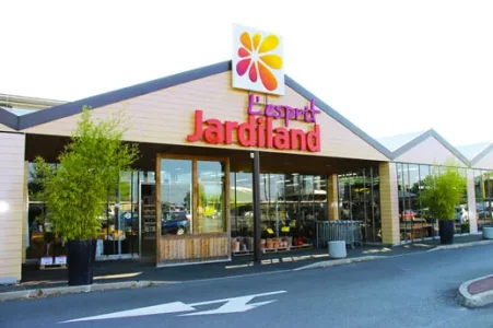 facade-2-jardiland-longue.jpg