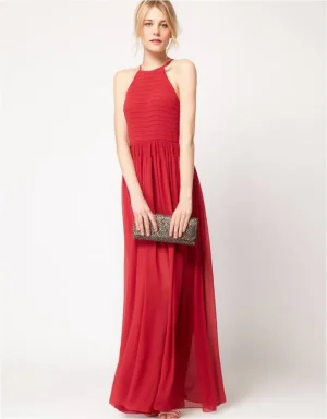 Femme-en-robe-de-cérémonie-rouge-élégante-802x1024.jpg
