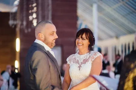 bride-shaves-hair-cancer-terminally-ill-husband-craig-joan-lyons-33.jpg