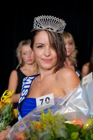 Kawtar_miss_france_petite2-e2d9d.jpg