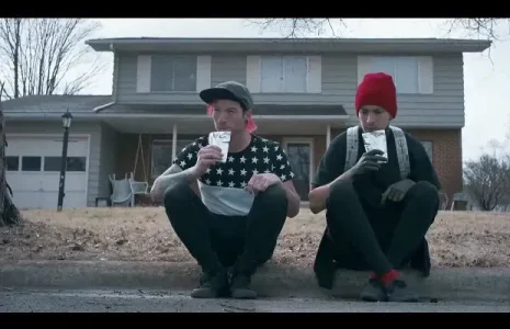 TwentyOnePilots-StressedOut15.jpg
