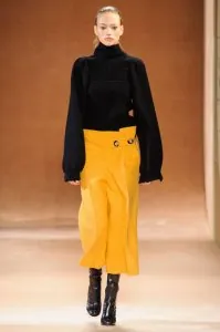 couleurs-tendances-hiver-2015-jaune-safran-victoria-beckham_5217067.jpg