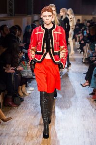 tendance-couleur-hiver-2016-capucine-givenchy_5567137.jpg