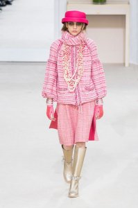 tendance-couleur-hiver-2016-rose-chewing-gum-chanel_5567195.jpg