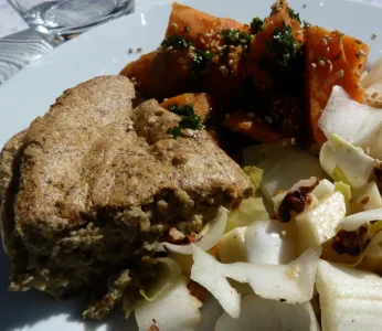 Soufflé forestier et salade de patates douces au sésame.JPG