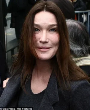 Carla-bruni-choc-visage.jpg