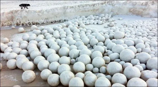 spheres-de-glace-geantes-1.jpg