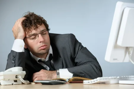 sleepy-employee.jpg