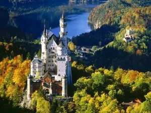 Neuschwanstein-Castle-Beautiful-Panorama.jpg