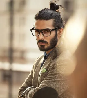 le-chignon-la-barbe-et-les-lunettes-pour-un-look-parfait_160778_wide.jpg