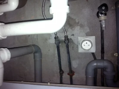 fuite-d-eau-electricite-2.jpg