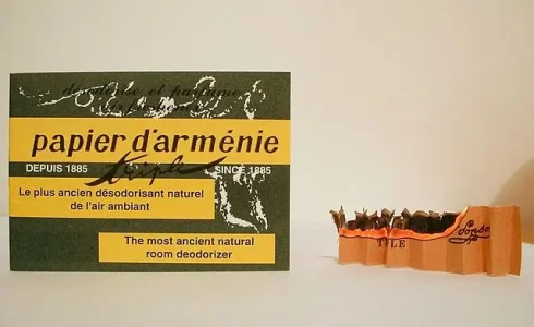 640px-Papier_d'Arménie.jpg