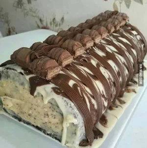 Kinder-Bueno-Roll-Cake-My-minds-telling-me-no-My-bodys-telling-me-yes.jpg