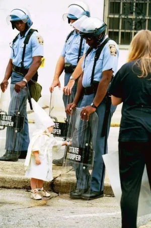 USA MANIF NAZIS.jpg