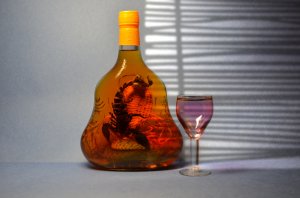 glass-drink-bottle-alcohol-glass-bottle-scorpion-1199171-pxhere.com.jpg