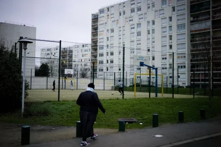512519-societe-social-education-banlieue.jpg