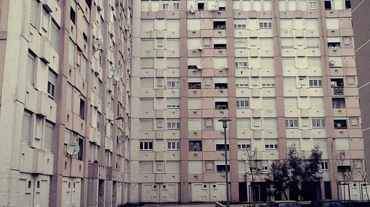 Une_barre_HLM_d'Avignon_sud.png