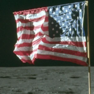 drapeauApollo11.JPG
