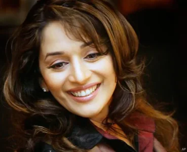 Madhuri Dixit 1.jpg