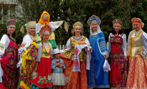 maslenitsa-pancake-festival-slavic-peopel21.jpg