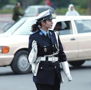 389381_MAROC-POLICE-FEMME.jpg