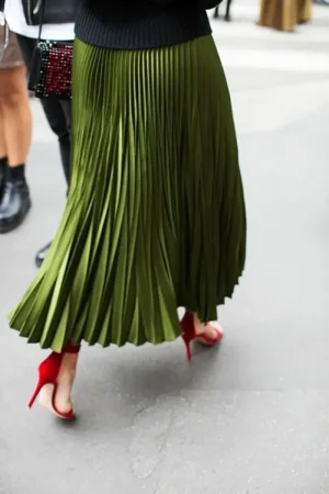 00-jupe-vert-femme-combinaison-talons-rouges-femme-blouse-noire-mode-2016.jpg