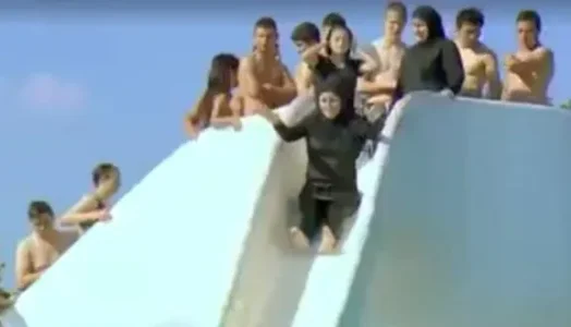 693595180c.jpg