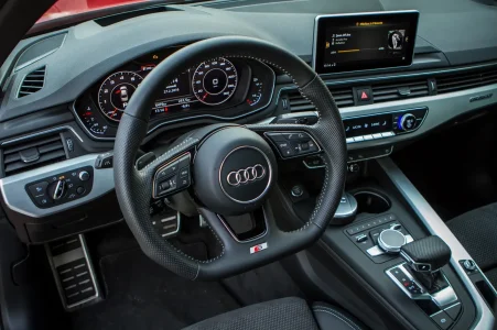 audi-a4-2016-s-line-interieur-94.jpg