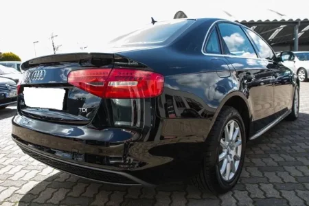 Audi-A4-S-line-.jpg