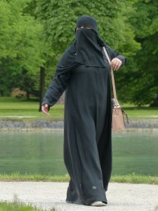 burka-117519_1280.jpg