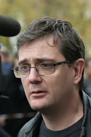 400px-2011-11-02_Incendie_à_Charlie_Hebdo_-_Charb_-_06.jpg