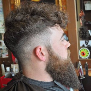 comment-tailler-sa-barbe-en-pointe-barbes-taillée-homme-longue-pointue-coupe-tendance-hipster...jpg