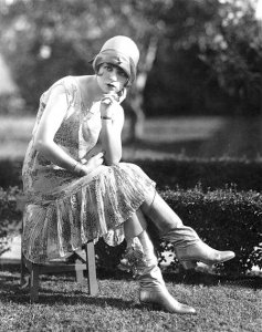 Jolie belle femme 1920s..jpg
